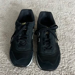 Women’s New Balance sneakers